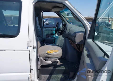 2002 Ford E-350 Super Duty Xl/Xlt из США, поврежденный, VIN 1FBSS31LX2HA87024